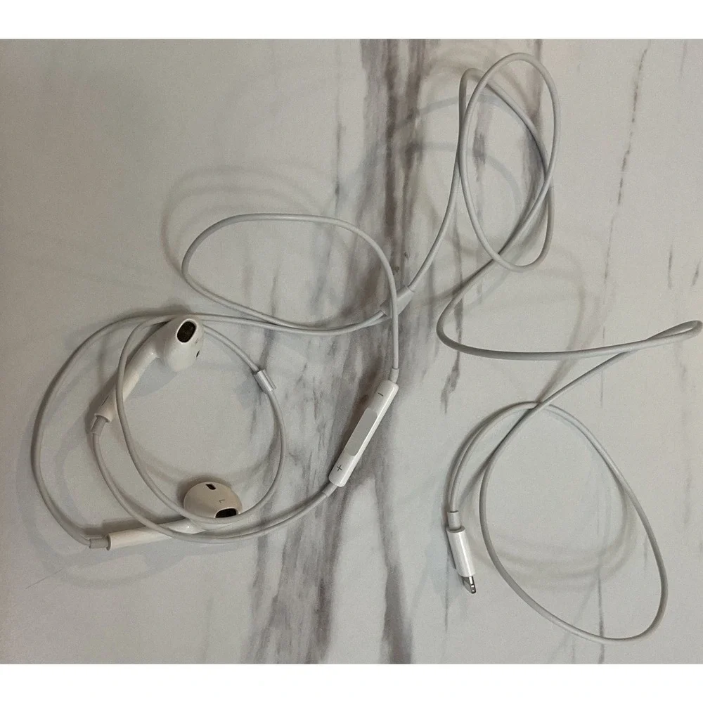 Apple EarPods with Lightning Connector White Wired In-Ear Headphones OEM Tested